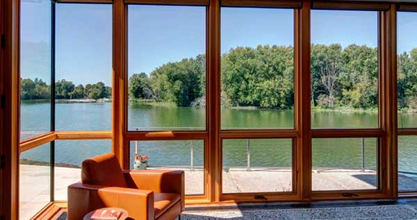 Большие панорамные окна в дом