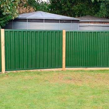 Метиллический забор для участка